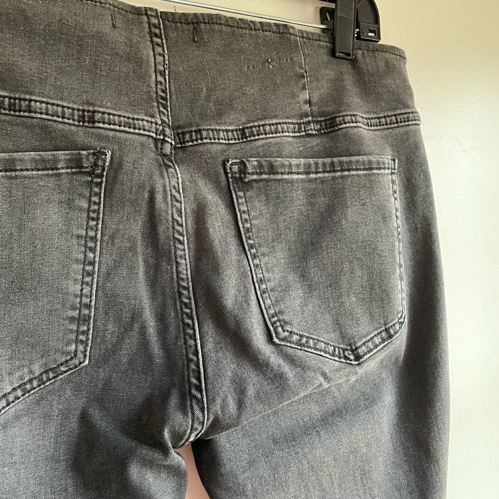 Free People Black Wide Flare Leg Pull On Jeans Size 31R - Picture 5 of 7